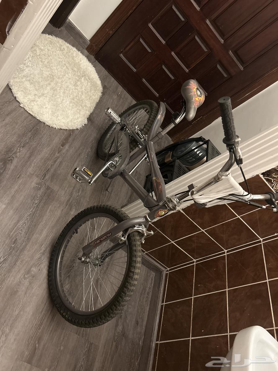 Clean Cobra bicycle, silver color, stored for about two years, never used, no issues whatsoever64115370104579110