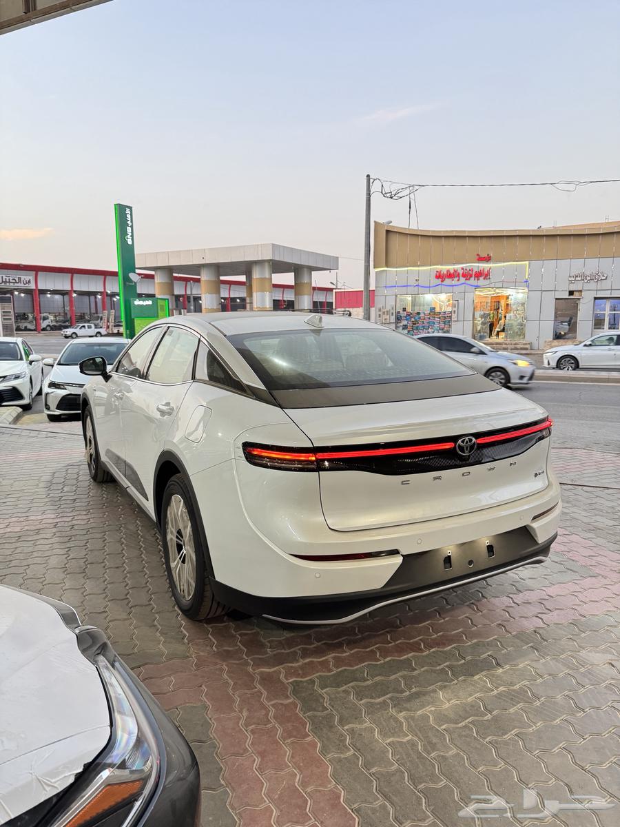 تويوتا كراون بريميوم هايبرد 202664355946510083113