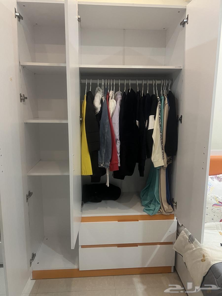 Closet for sale, almost new64119556602115111