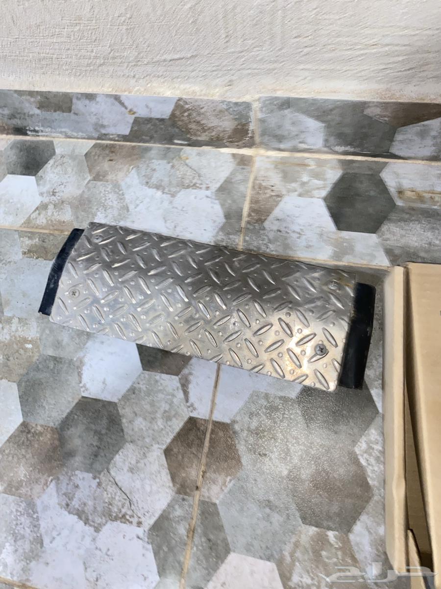 For sale throttle and Pathfinder refrigerator and Accent trim and chassis bumper64353407794434112