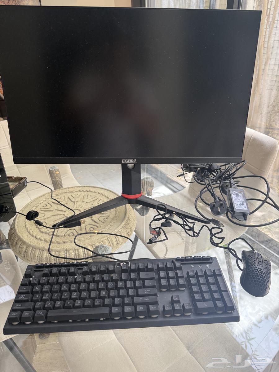 جهاز PC جيمنج شبه جديد للبيع مع شاشة63742260233473111