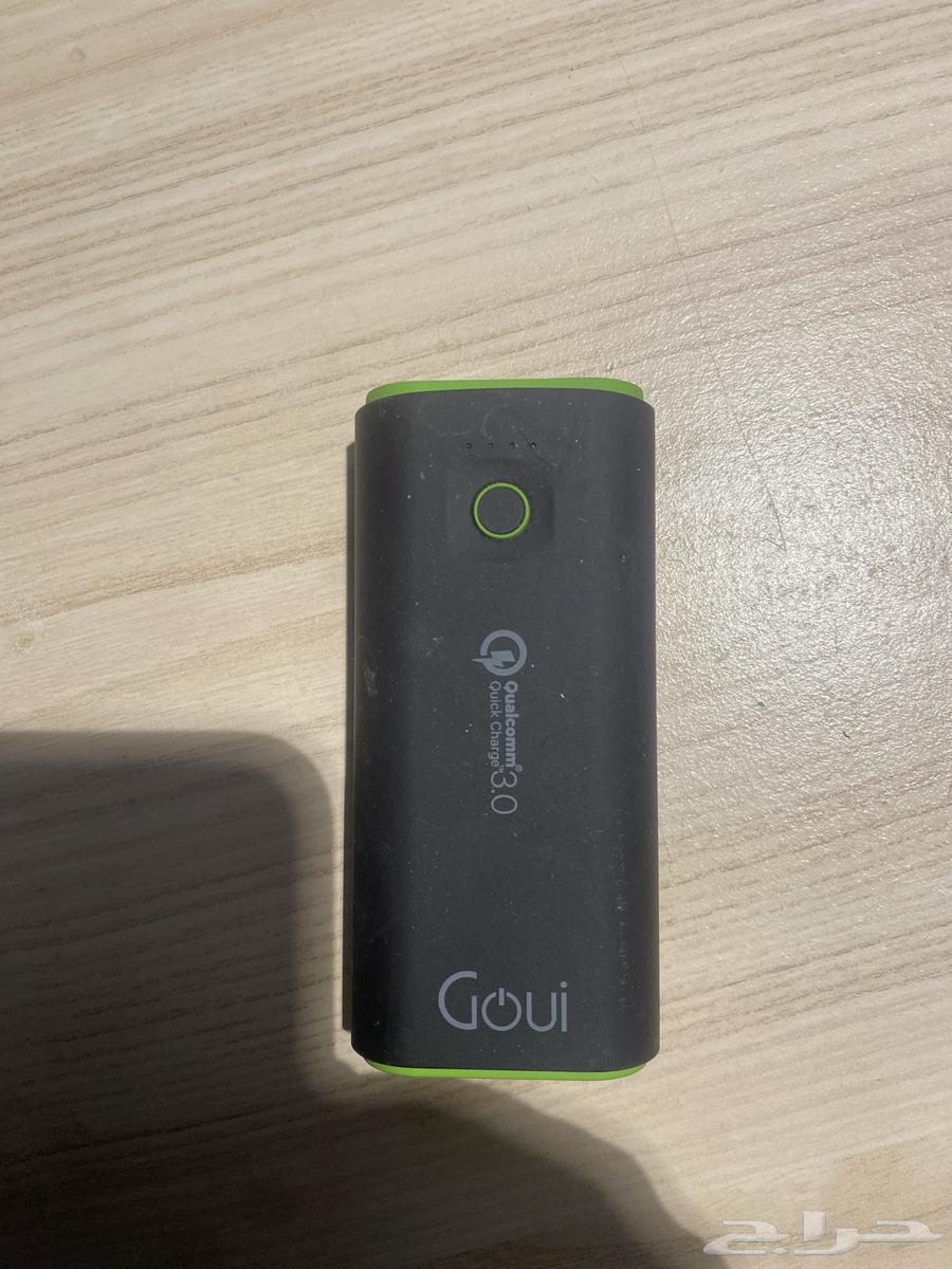 Three portable chargers for sale64113909568129113