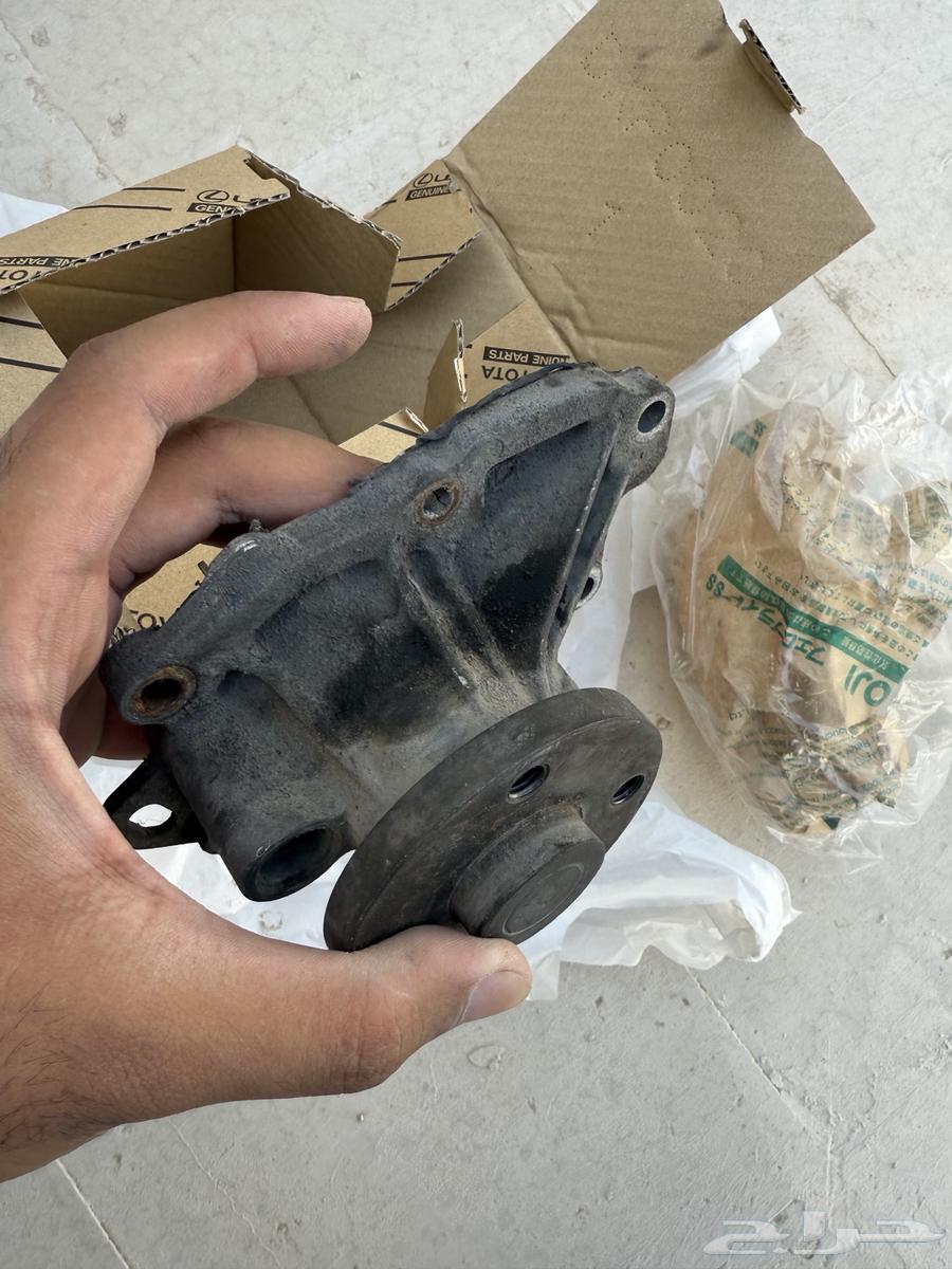 طرمبة ماء كامري اصليه سليمه64355902686850111