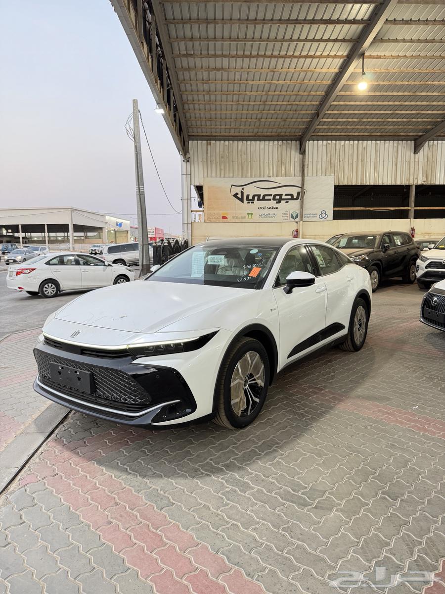 تويوتا كراون بريميوم هايبرد 202664355946510083110