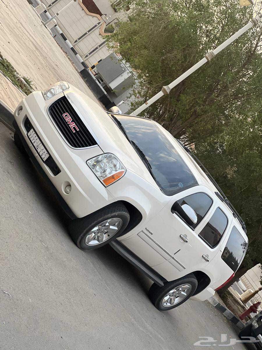 GMC Yukon 2014 SLT full option no double cabin64260742529537111