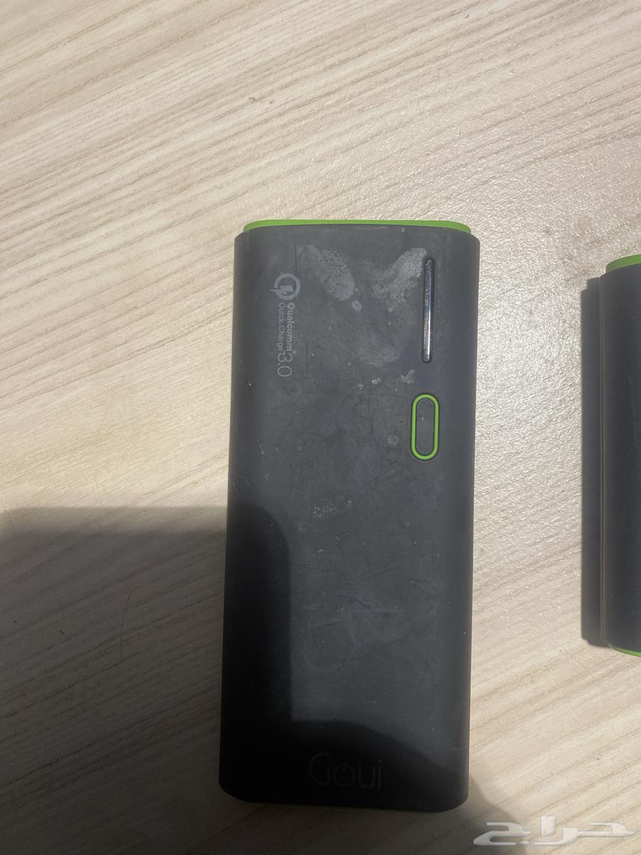 Three portable chargers for sale64113909568129112