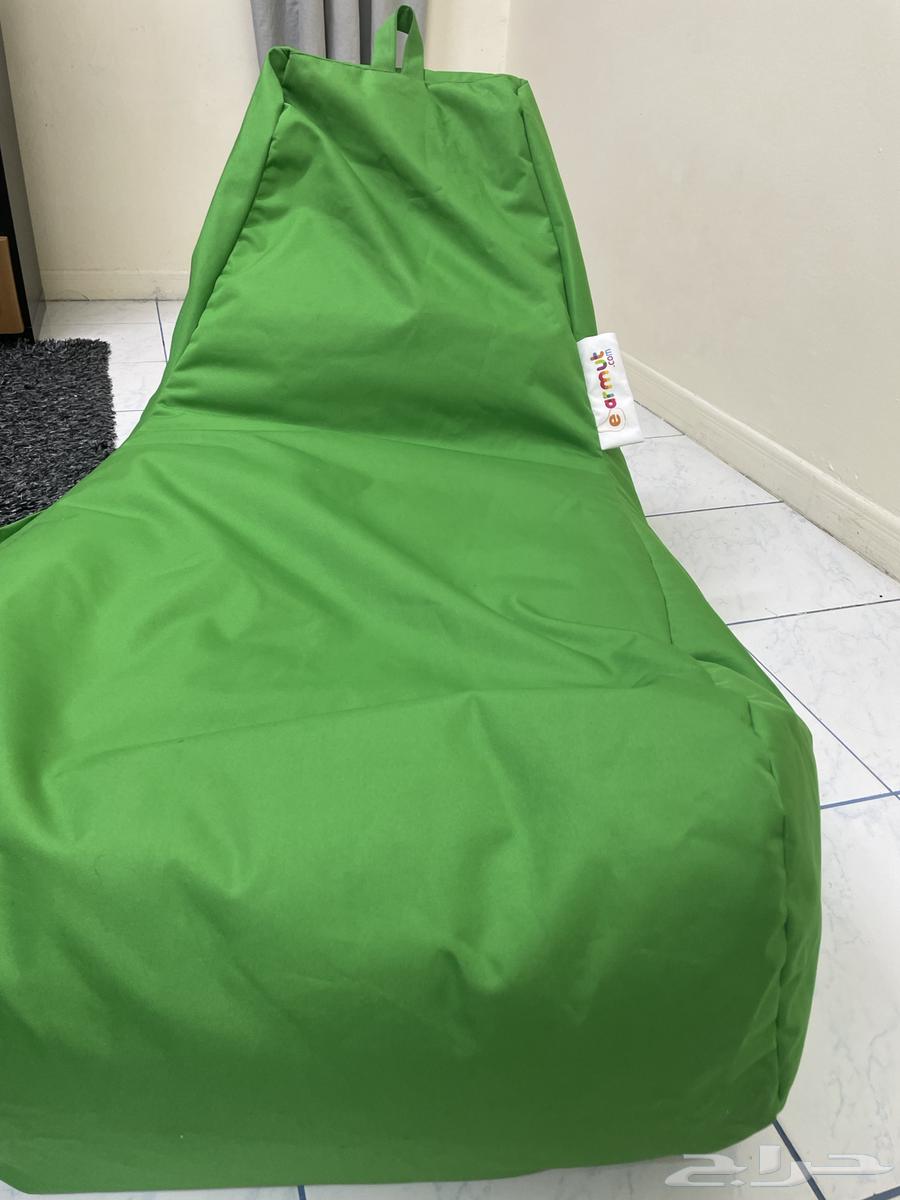 Comfortable chair for watching TV, clean64120308560769112