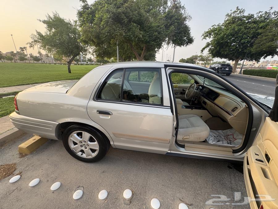 فورد فكتوريا 201164355800744323114