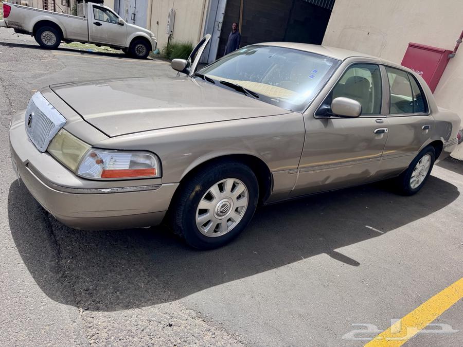 فورد جراند ماركيز2005 للبيع (فحص وتأمين منتهي استماره ساري)64354666641282110