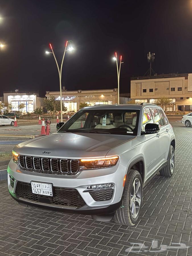 جيب شروكي 2023 موصفات خاصه64350554202371110