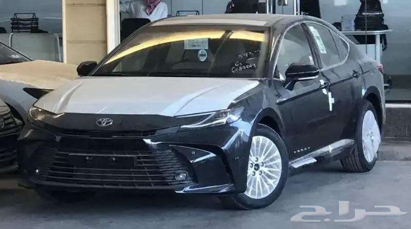 2025 تويوتا كامري LE فتحة بنزين اصفار64355156522625111