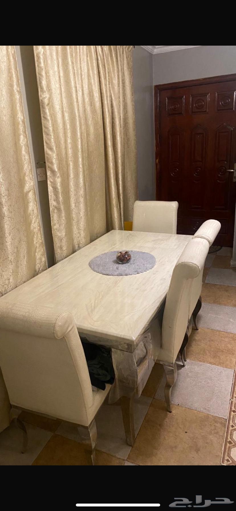 طاولة64120869326466110