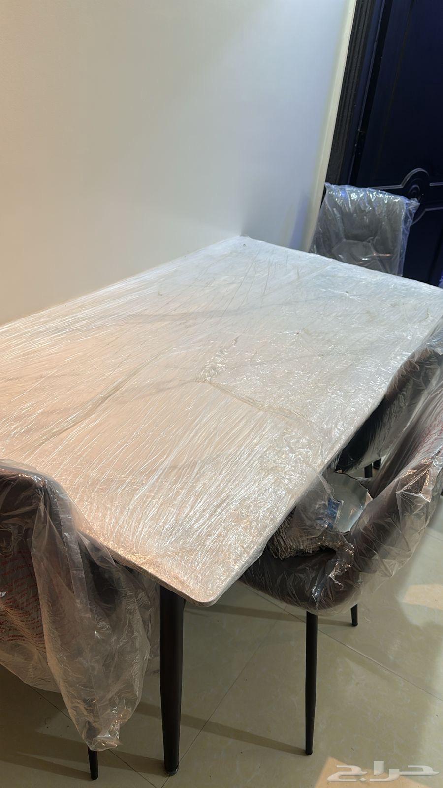 Dining table64173239163521110