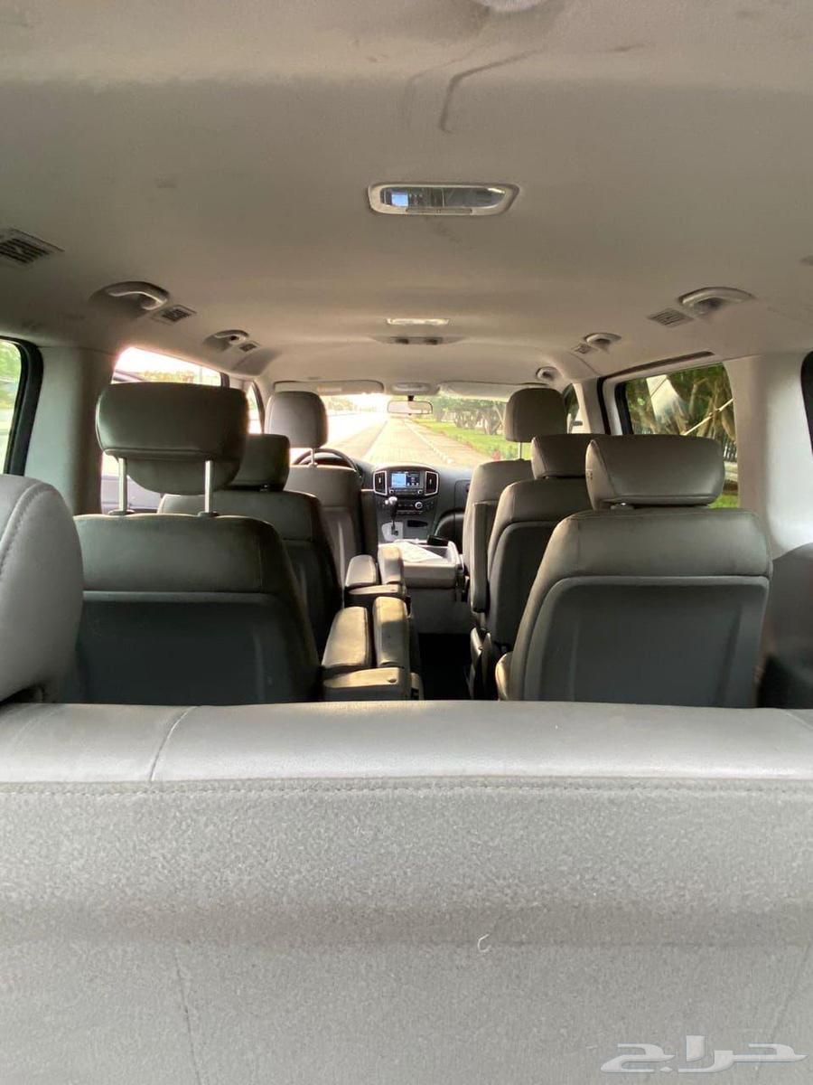 Starix bus for rent with driver64358756541571111