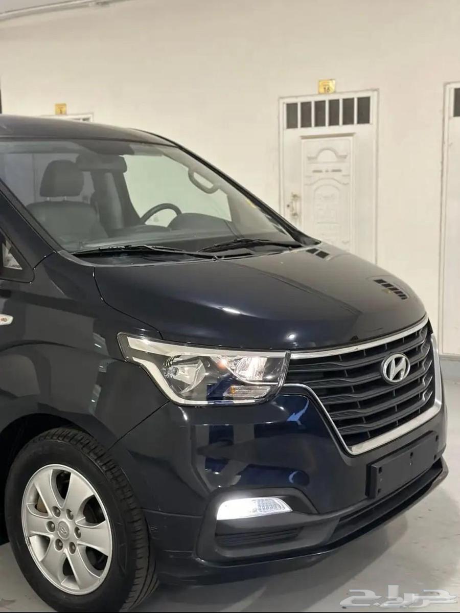 Starix bus for rent with driver64358756541571110