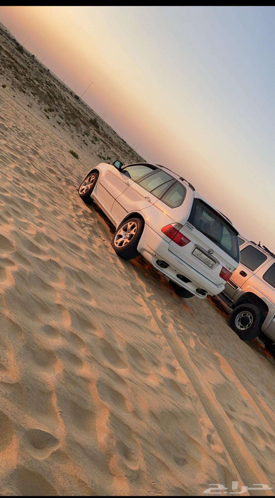 BMW X5 V8 2002 with a distinctive plate b r y 9764354908741891110