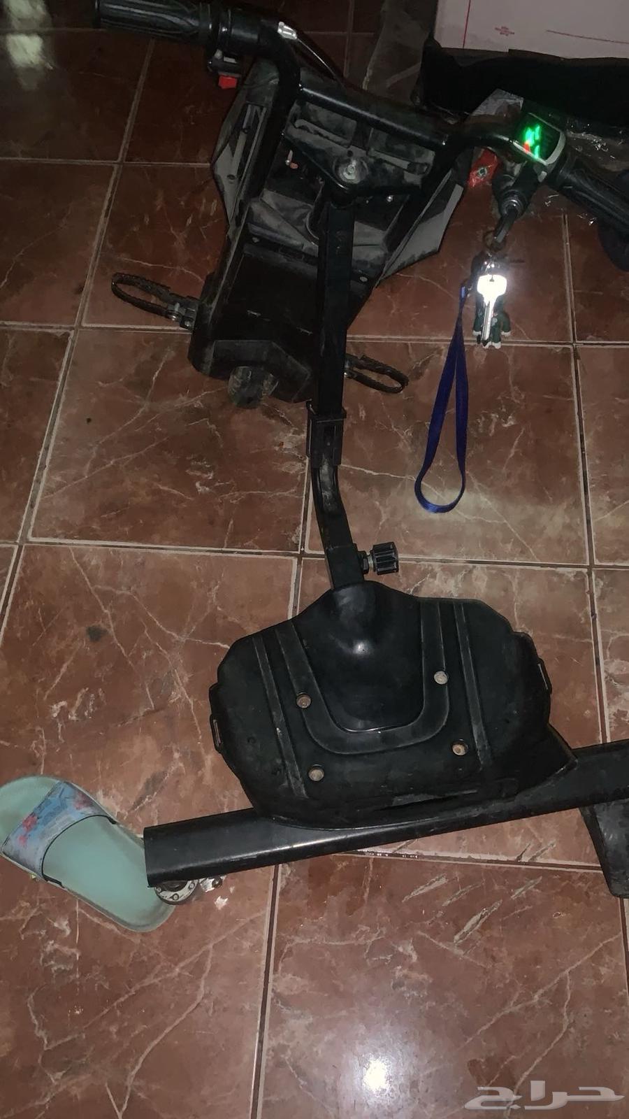 Hello, as shown in the picture, excellent condition 36V drift scooter64122476171010112