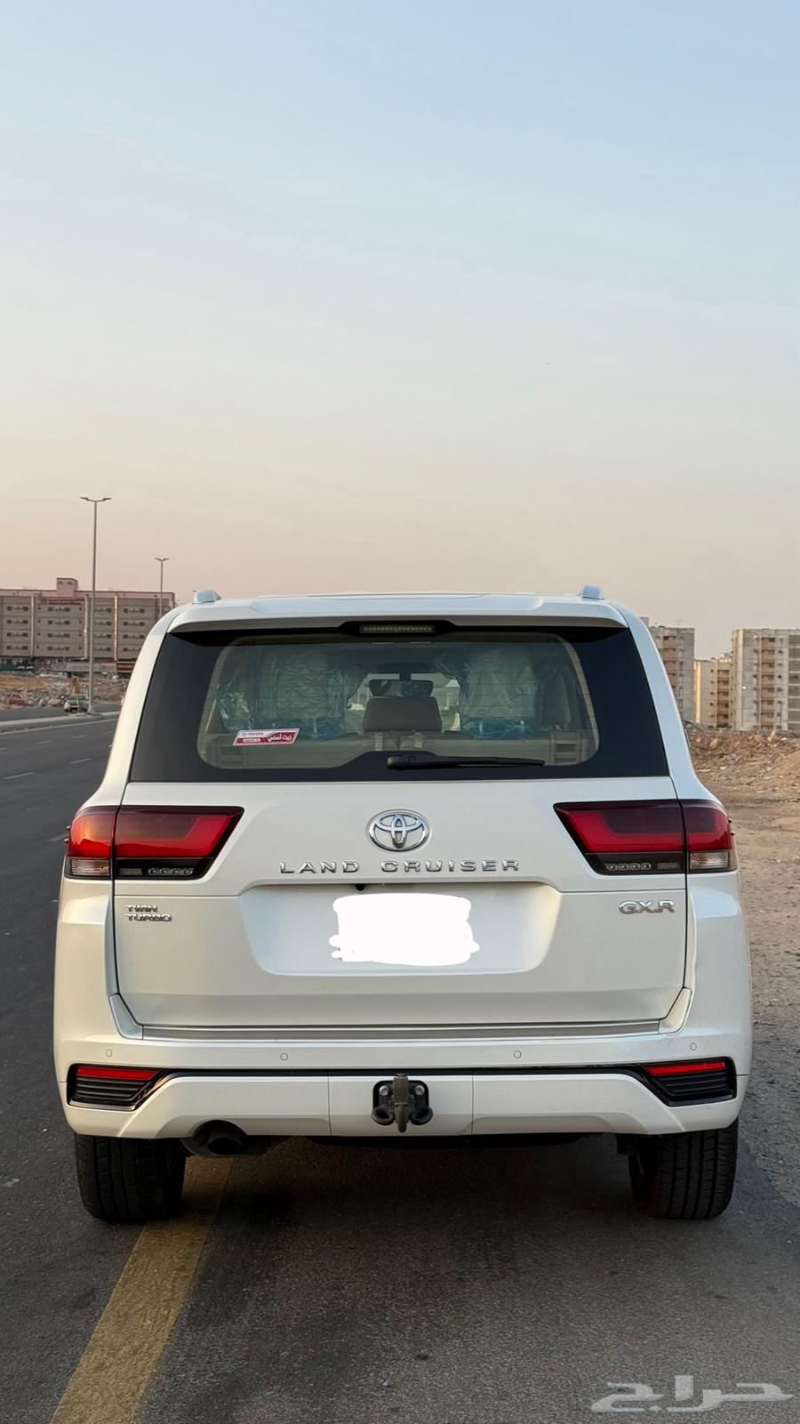 لاندكروزر 2022 GXR L3 بودي بلد64364335824771113