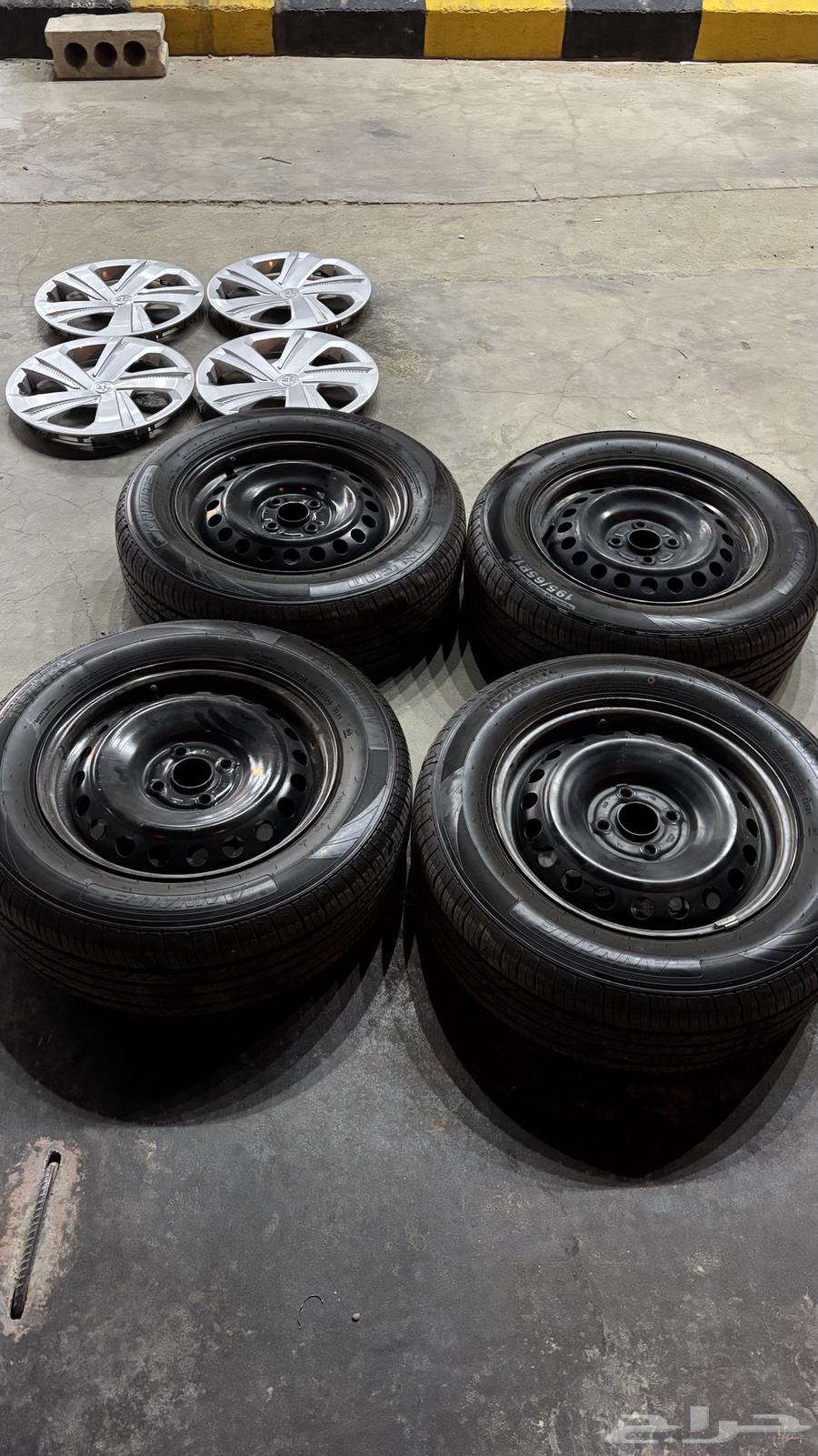 جنوط 15 اربع مسامير أصلي وكفرات جديده مديل 2024 و طيس يارس64371466918401110