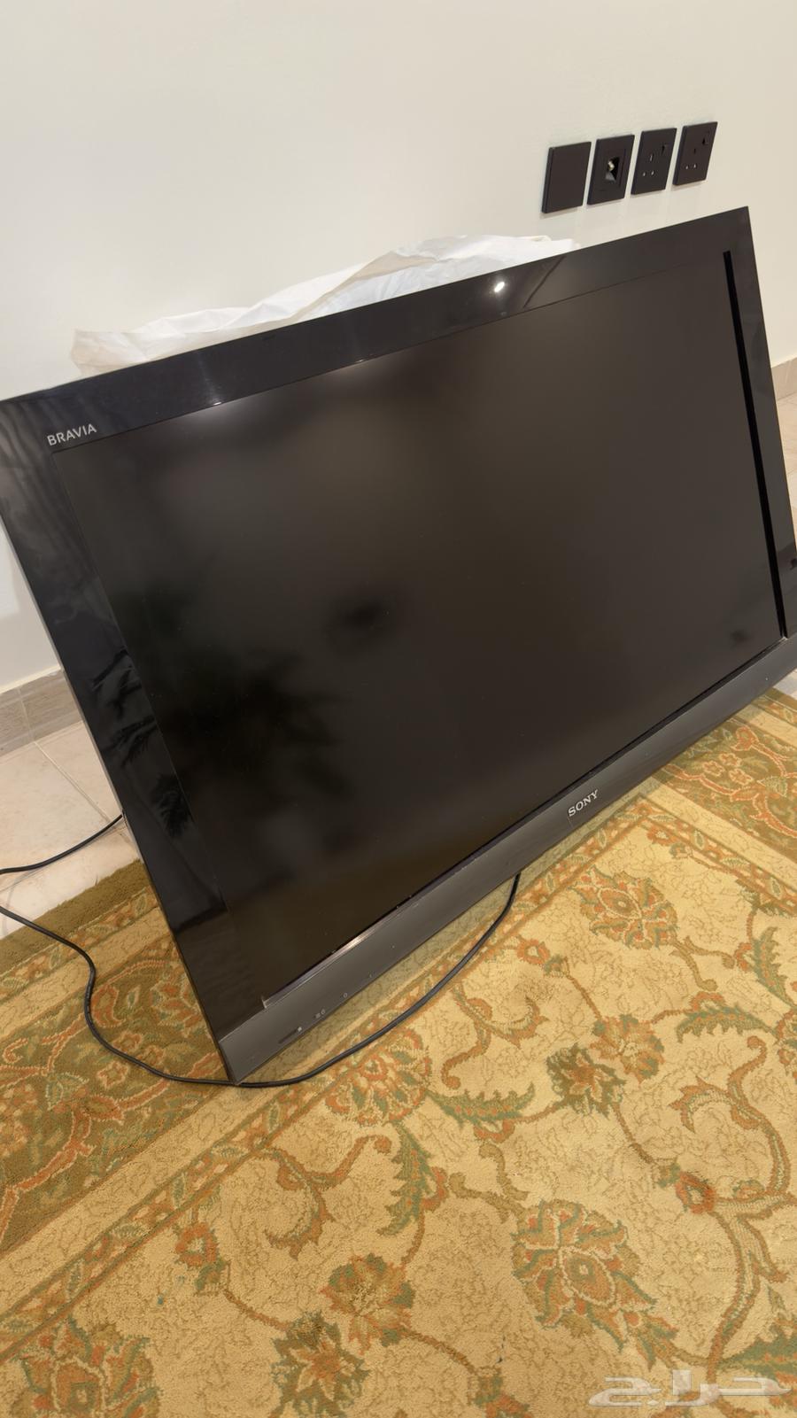 Sony 40-inch TV screen64141922088577110