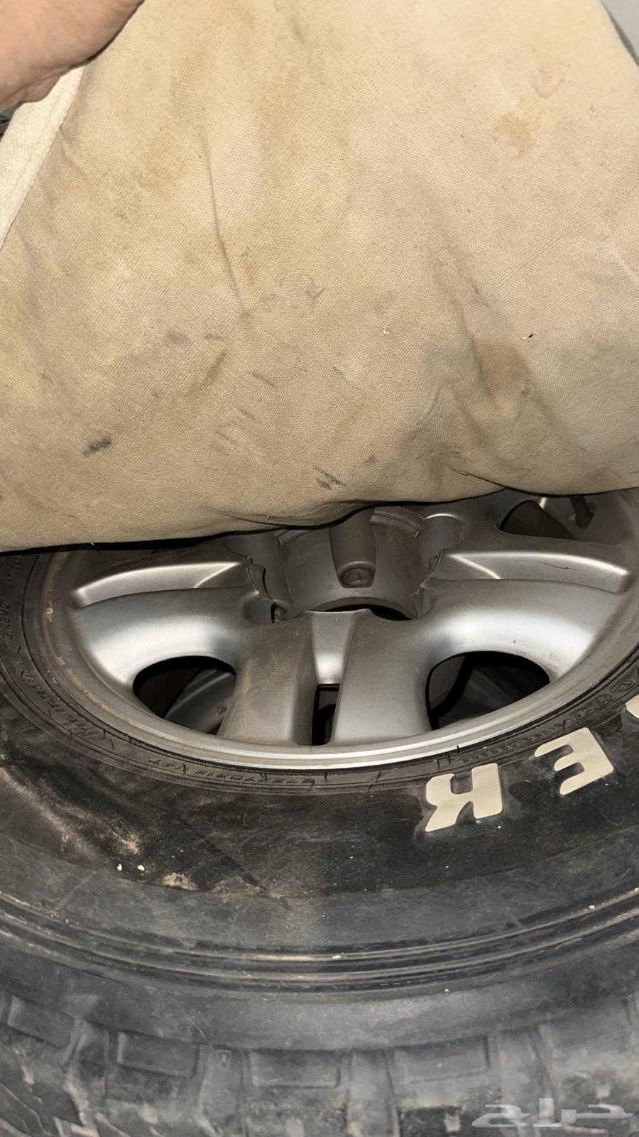 جنوط لكزس مع كفراتهن للبيع64361312135811114