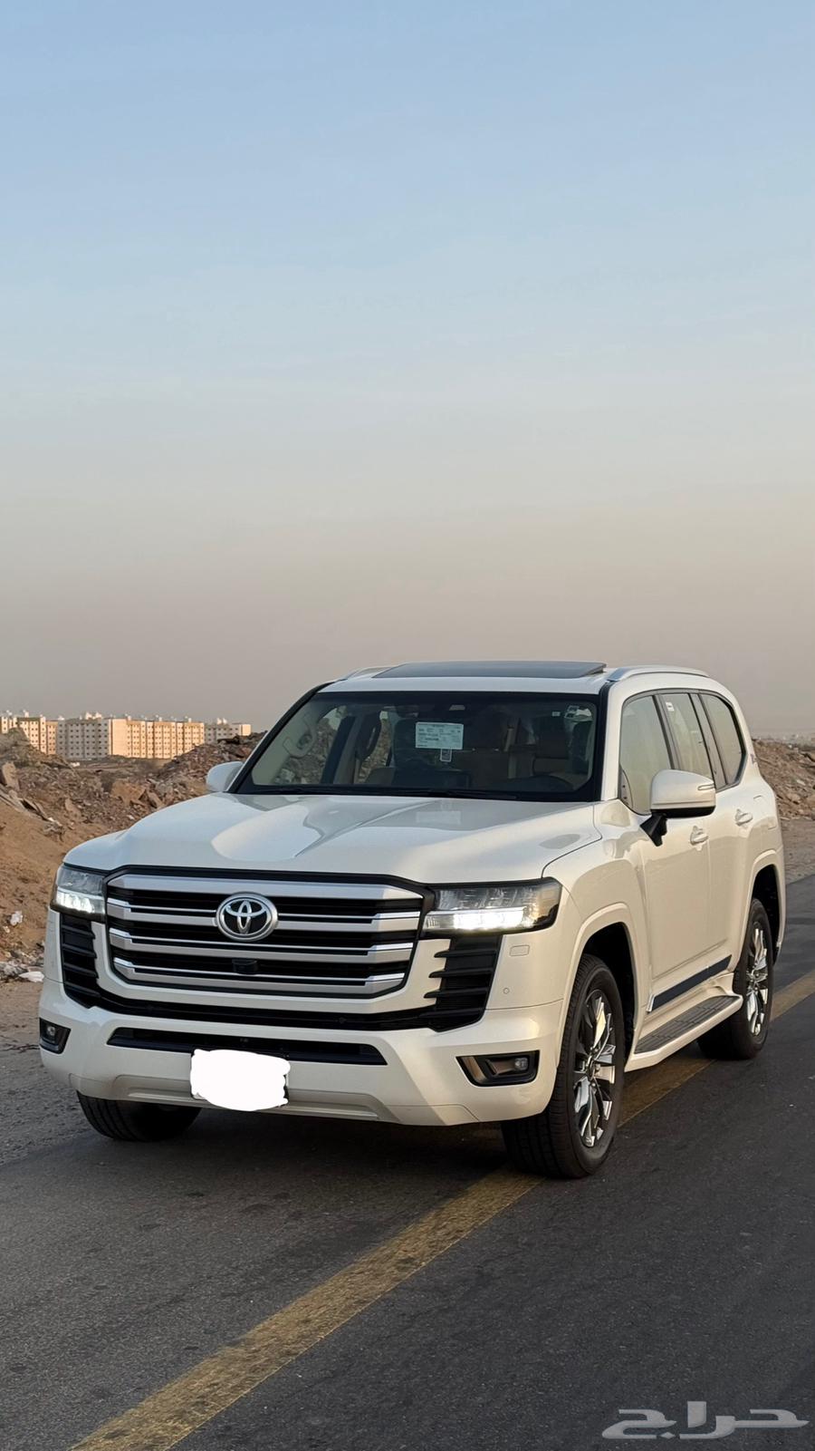 لاندكروزر 2022 GXR L3 بودي بلد64364335824771112