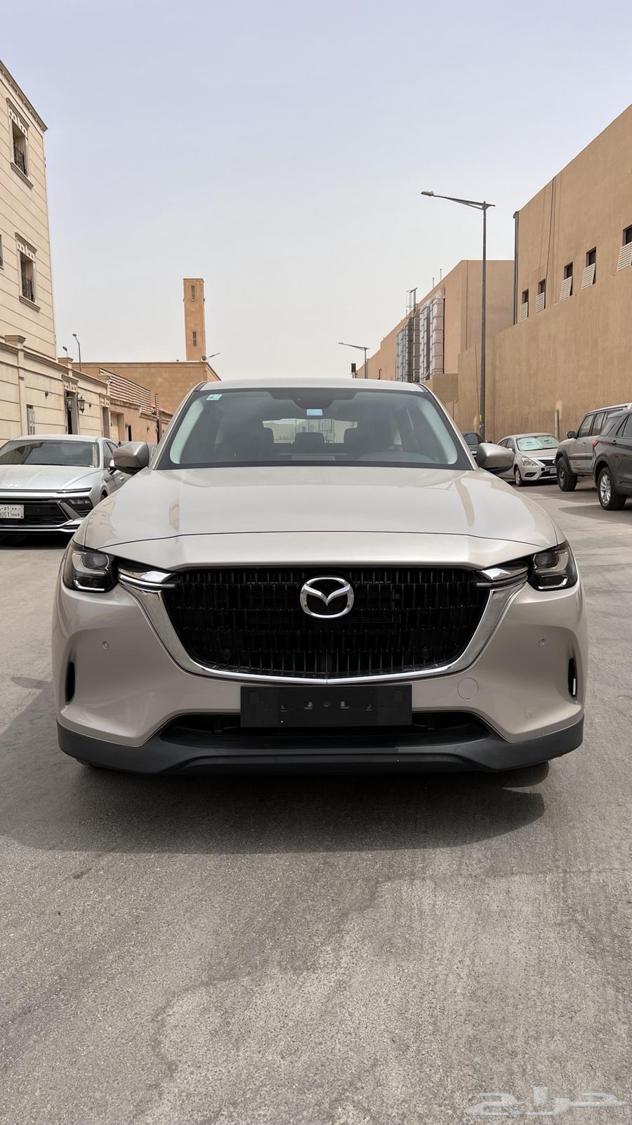 For sale Mazda CX-60 almost new with only 5,000 km64366115665411111