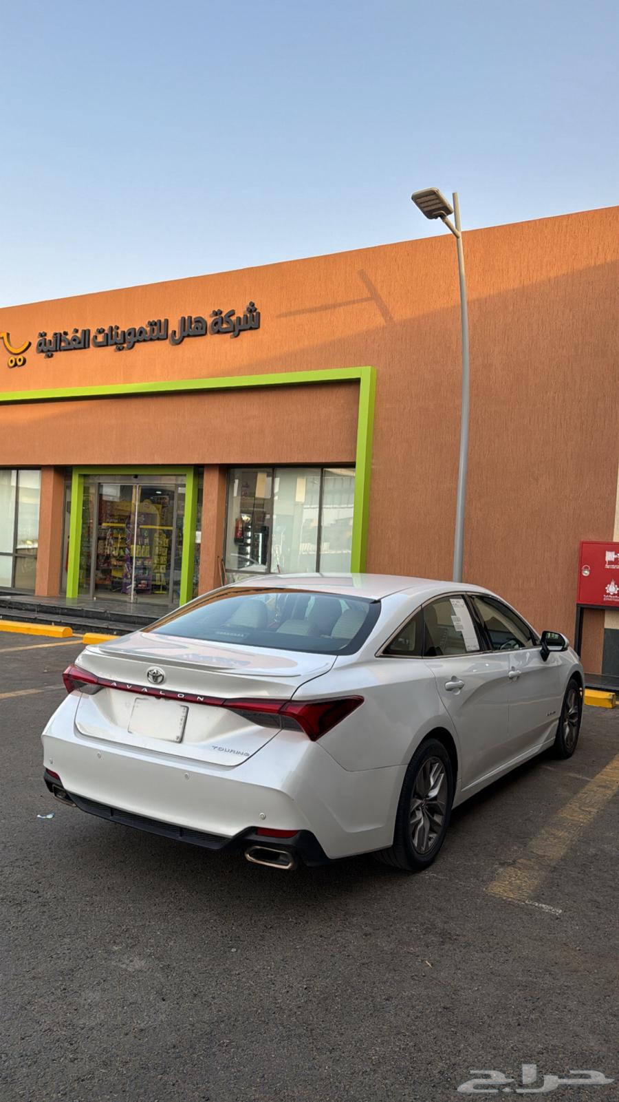 للبيع افالون 2019 ابيض Toring64369674290562112