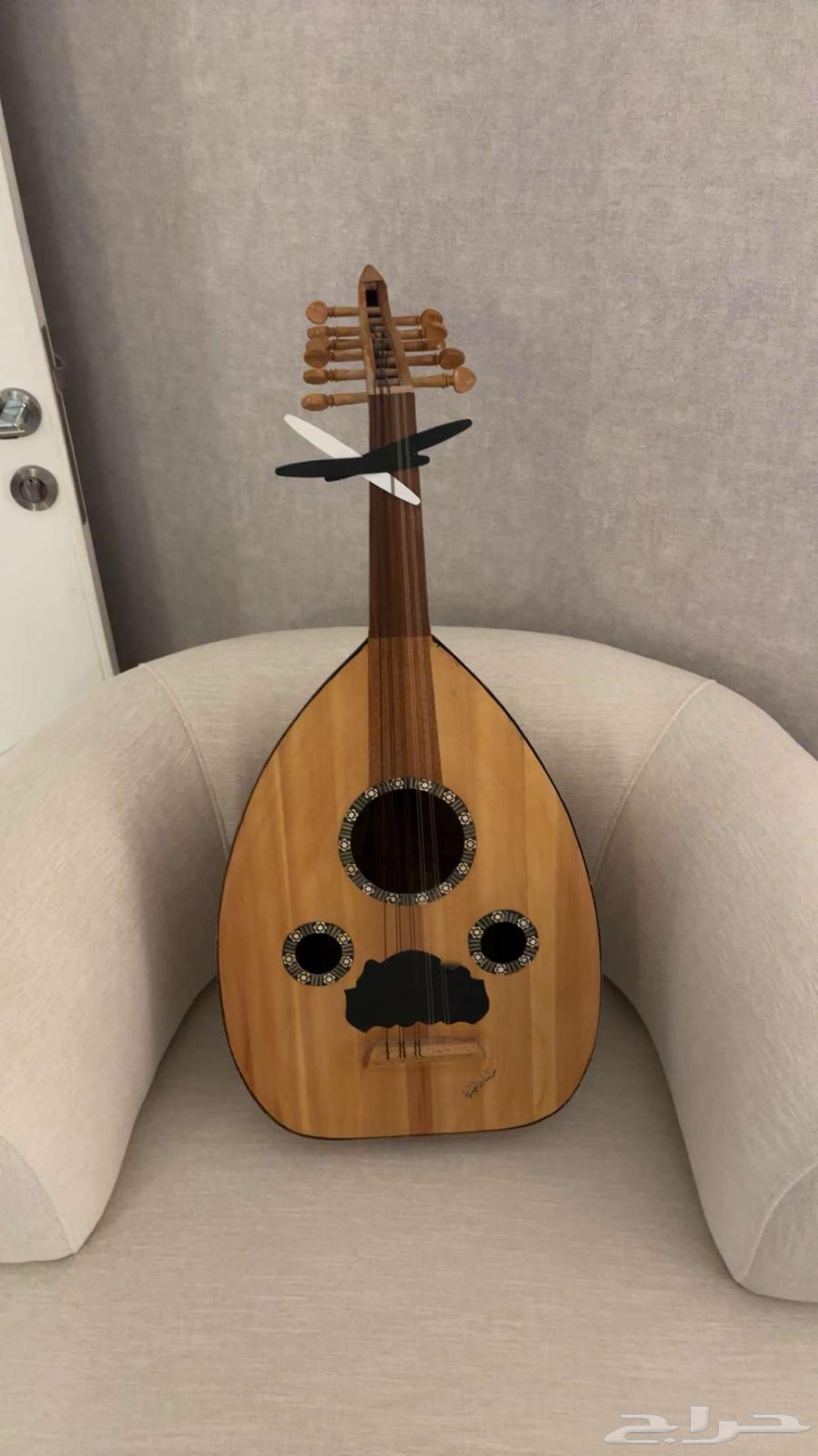 An Egyptian oud that was broken and repaired64141926491651114