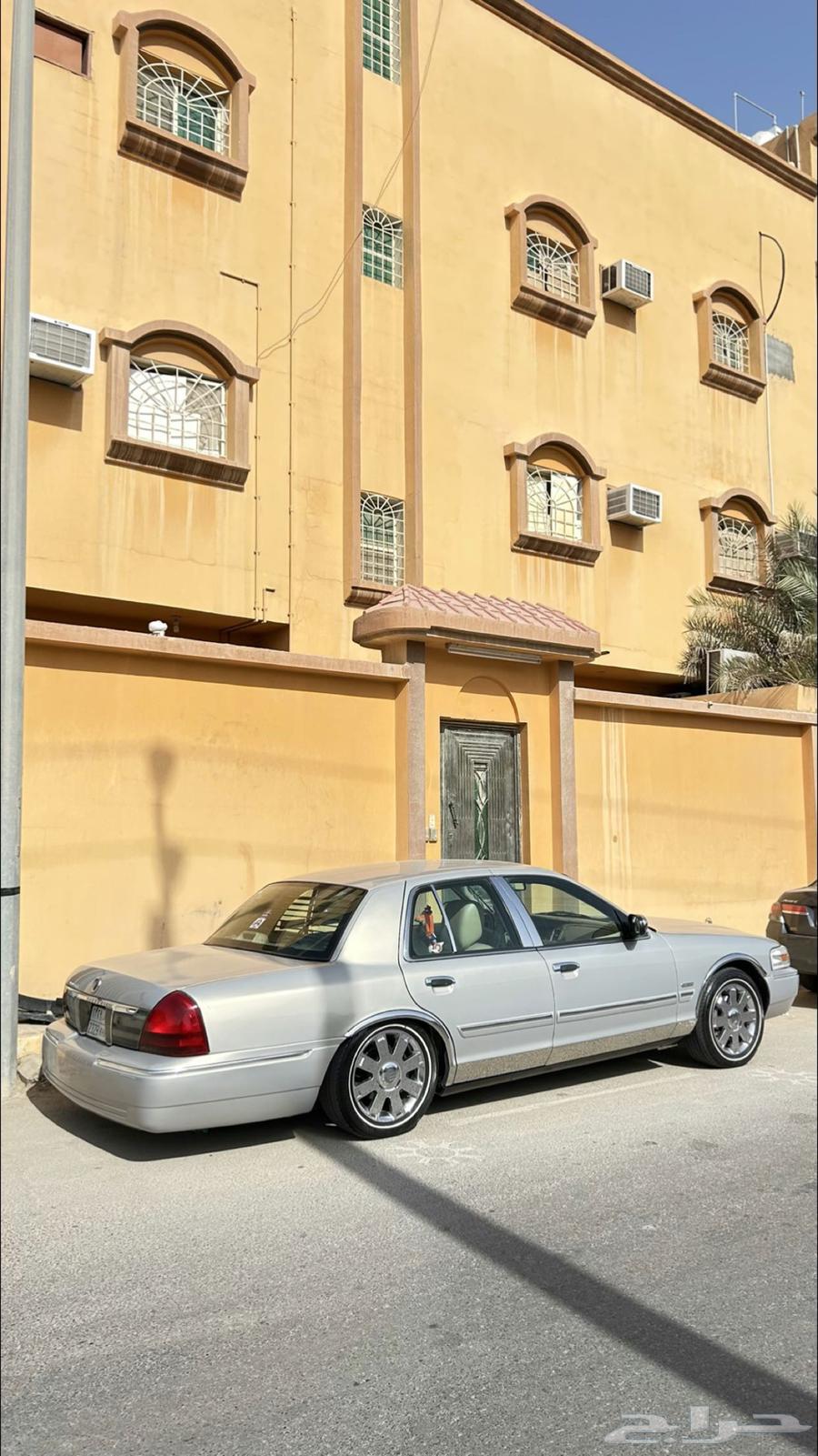 فورد ماركيز 2011 داخليه هلوز نضيفه داخليته الموتر ماشاءالله64371569606274112