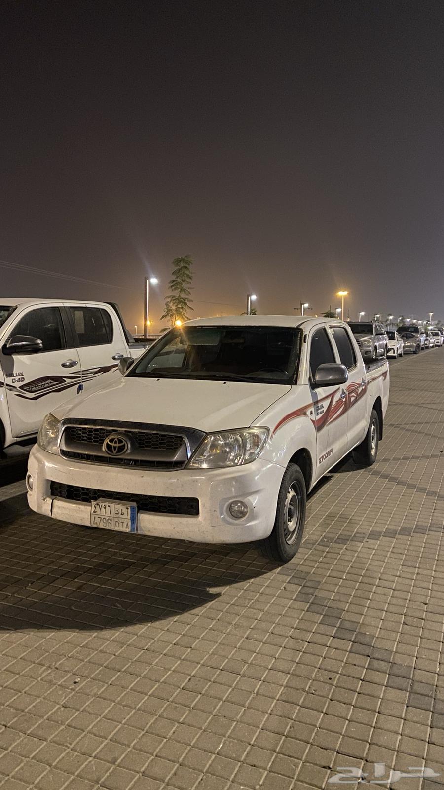 HiLux 201064371891437697114