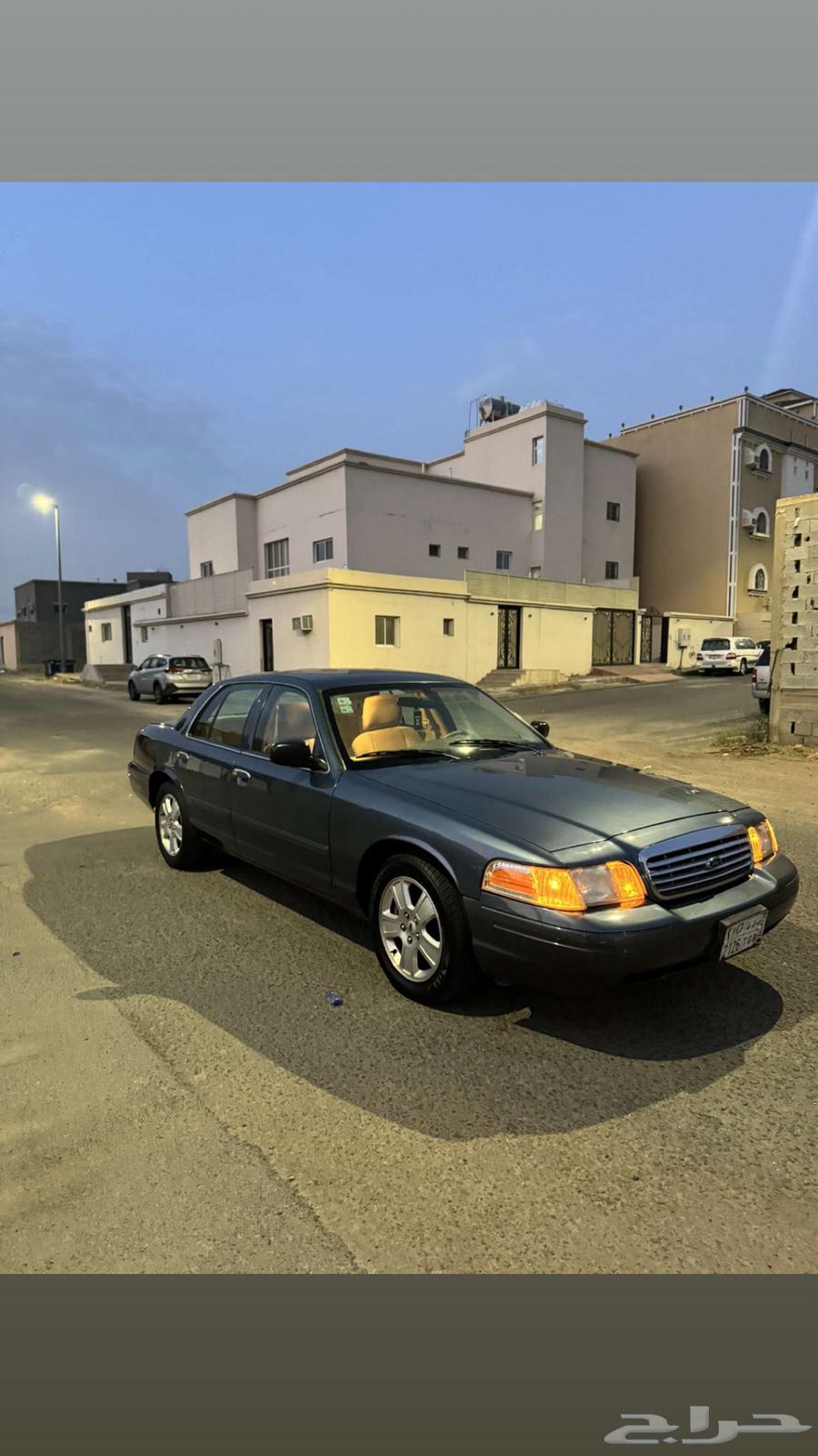 فورد كراون فكتوريا64369337894531112