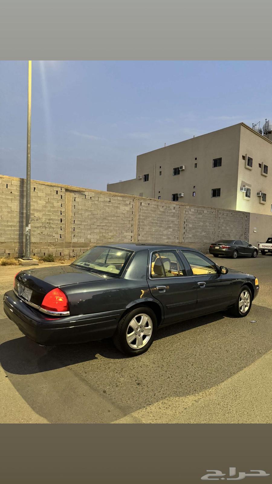 فورد كراون فكتوريا64369337894531113