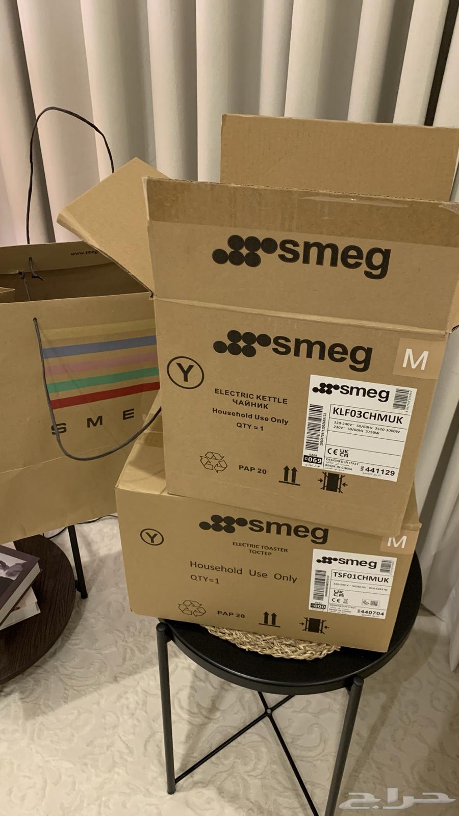 SMEG kettle and SMEG toaster64141922454531112
