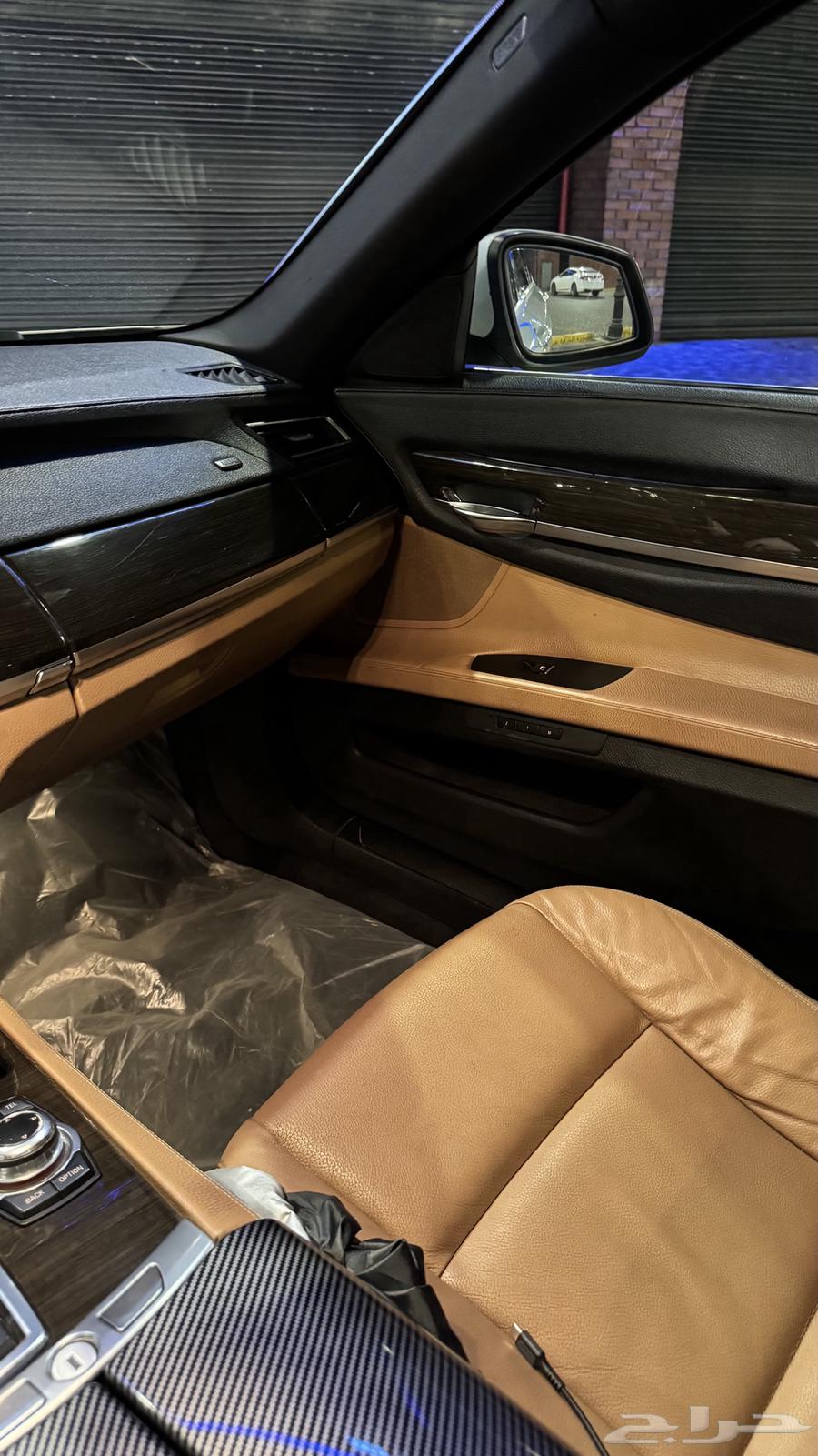 بي ام 2012 73064372229392641111