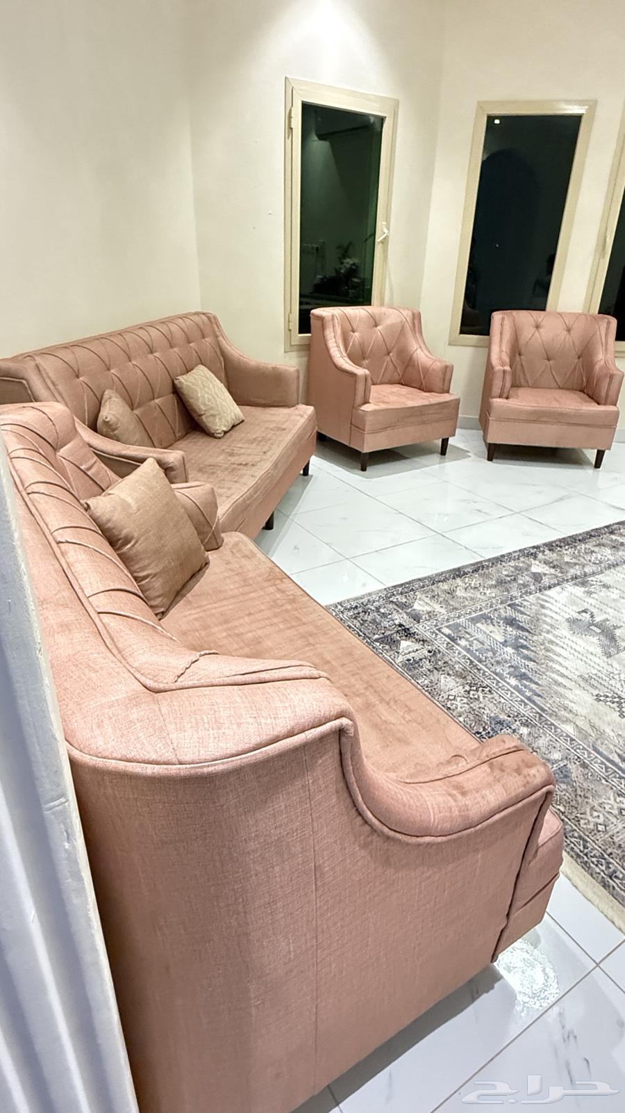 كنب 7 اشخاص بحاله جيده جدا بس يبي له غسل64144883042307110