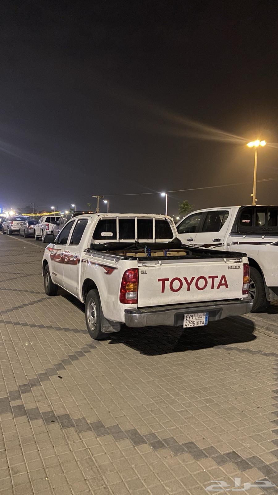 HiLux 201064371891437697111