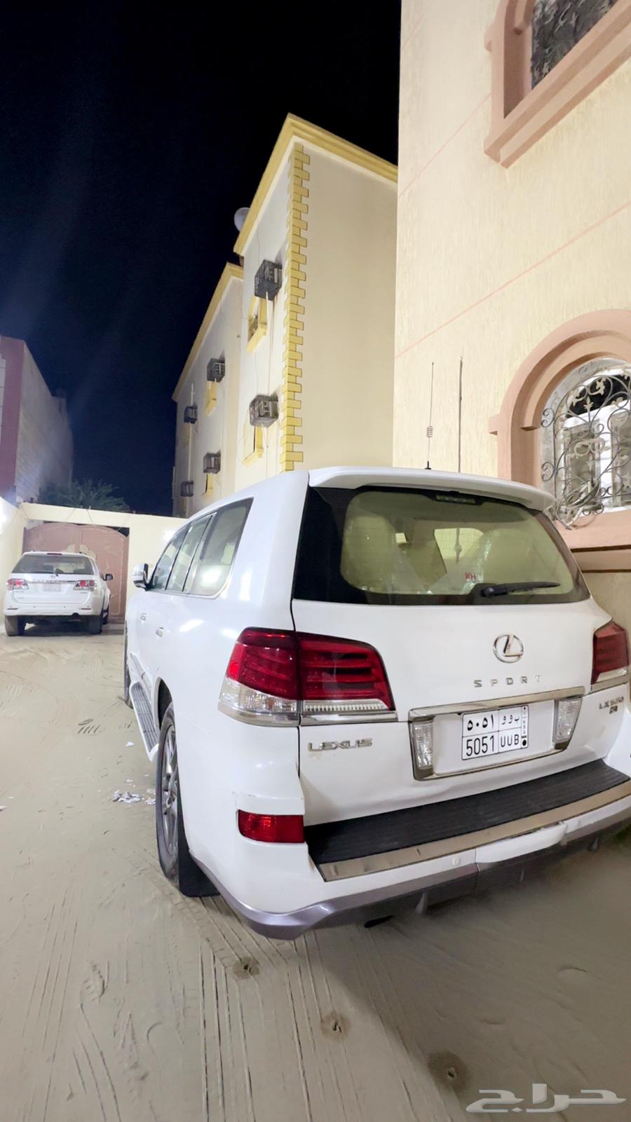 جيب لكزس 201364360068712065111