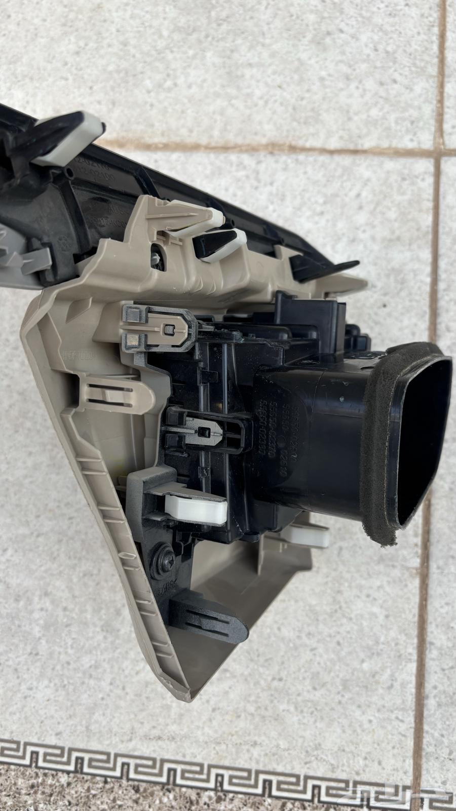 ديكور مكيف تويوتا كورولا64364640016002111