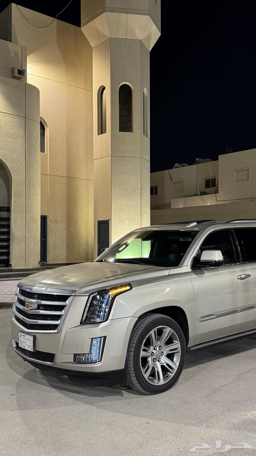 كاديلاك اسكاليد 201664365424991619112