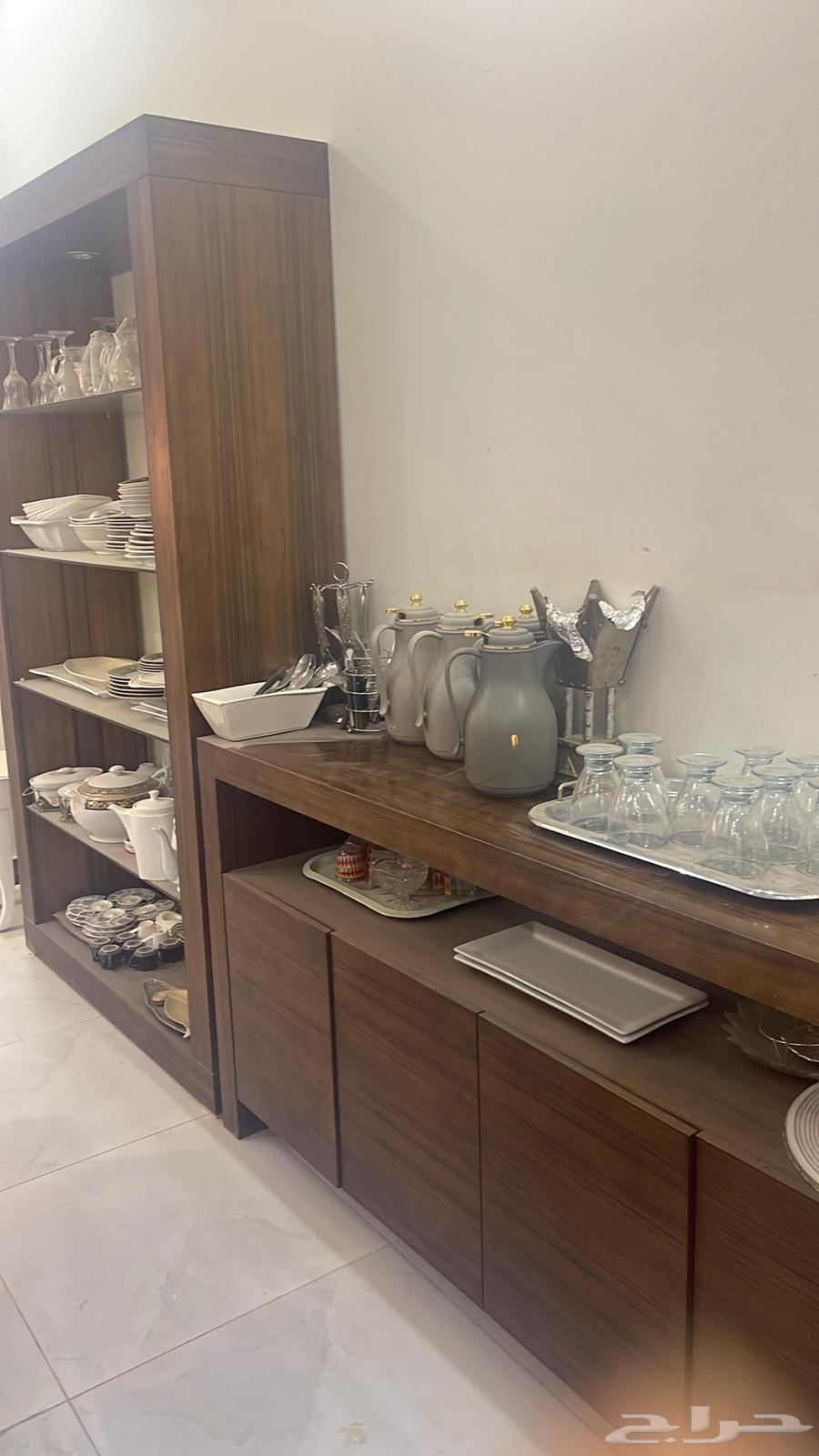 Dining table with buffet64128740604546112