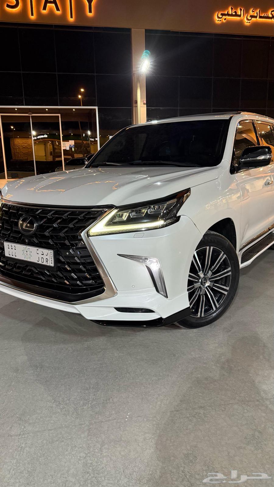 جيب لكزس 201964371234601475110
