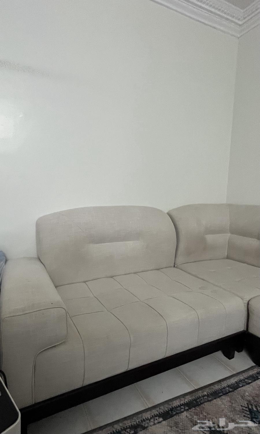 كنب للبيع على السوم.64144360211203110