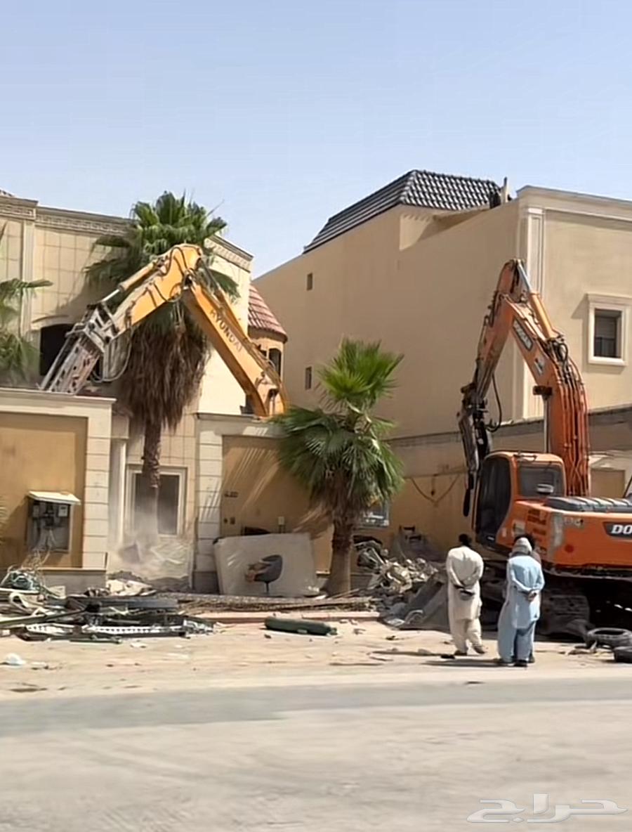 بوكلين هدم مباني قديمه64367260031875110