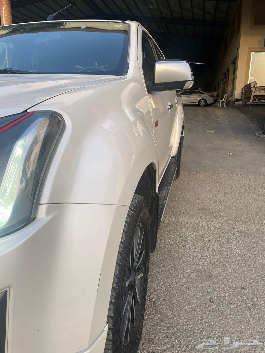 D-Max64371437973635111