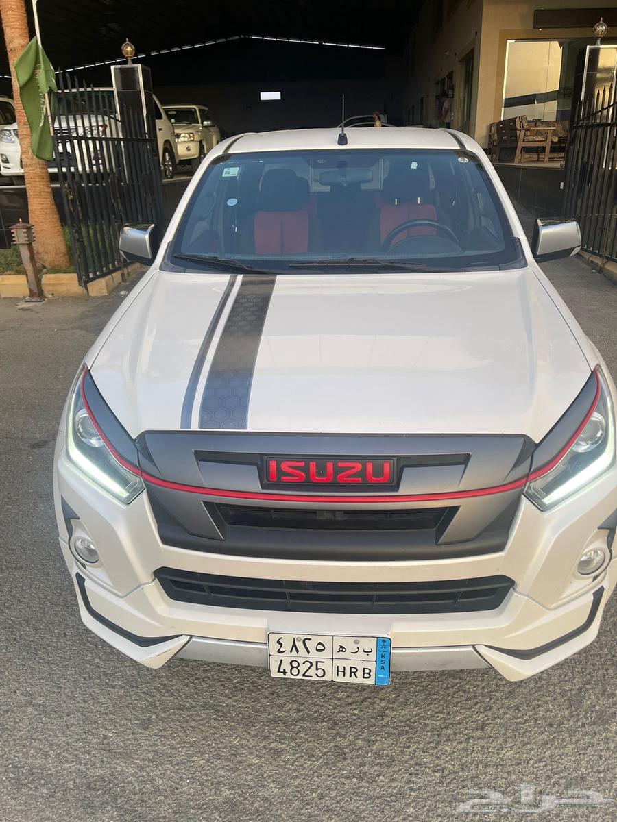 D-Max64371437973635112