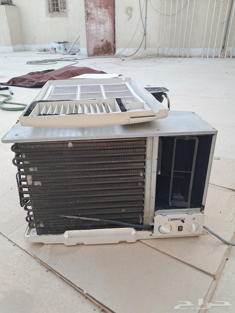 مكيف شباك مستخدم. وورق جدران64127318764289110