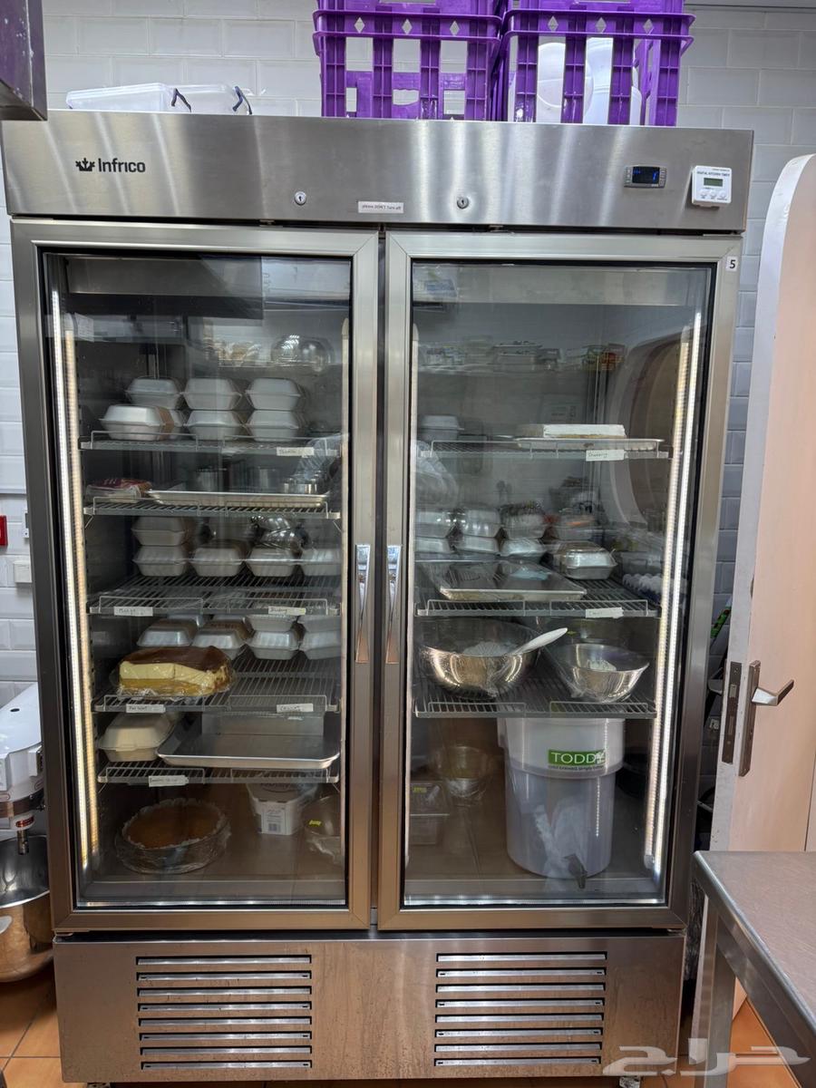 اللي عنده آلات كوفي للبيع وآلات معدات مطاعم يبغى يبيعها64359792966657111