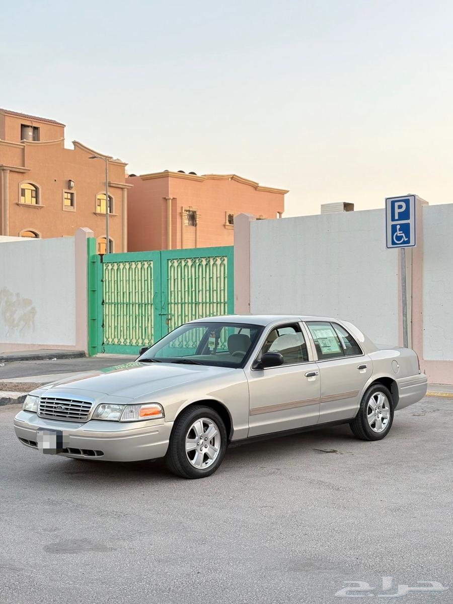 فورد فكتوريا64366145213698111