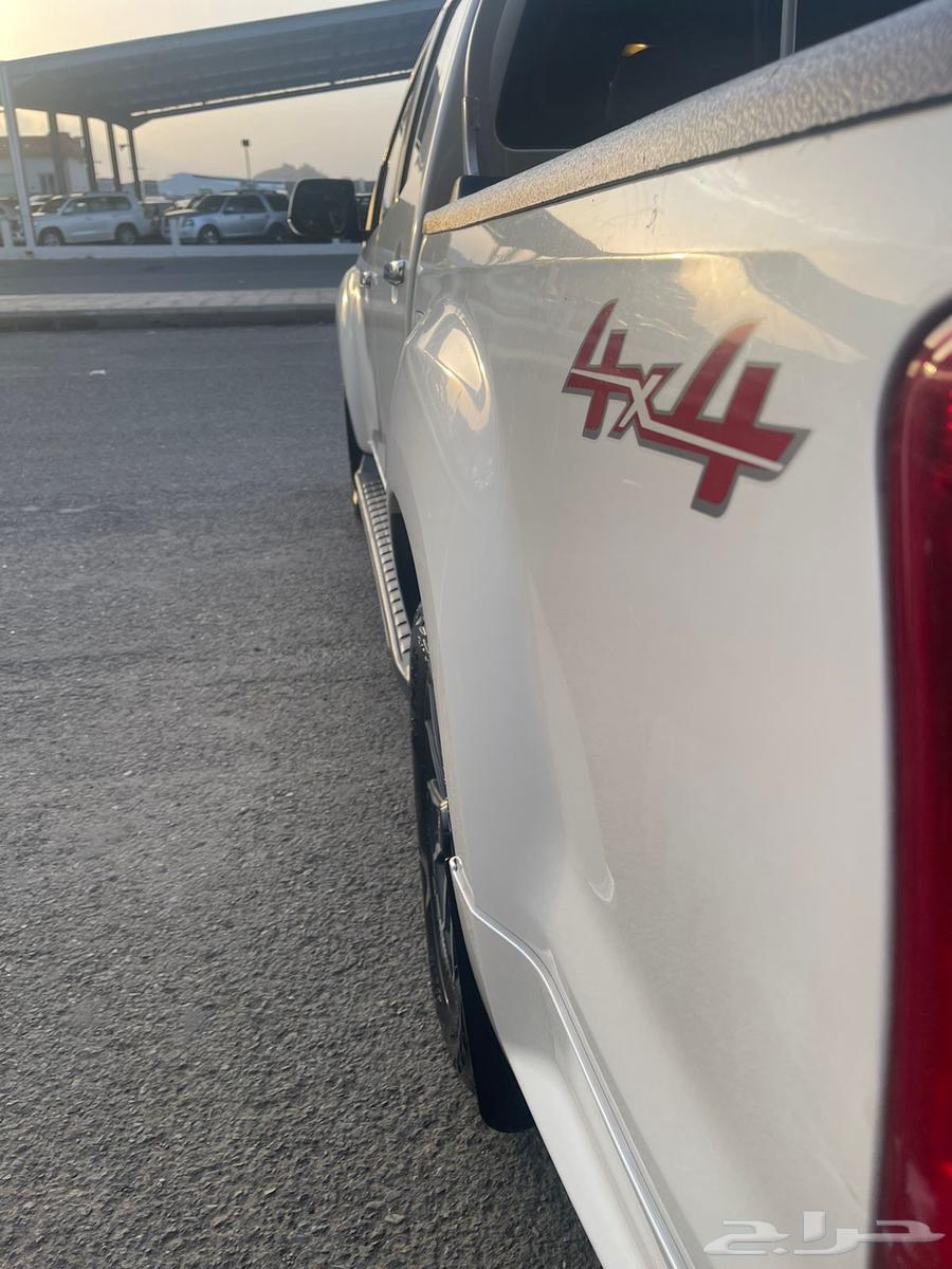 D-Max64371437973635113